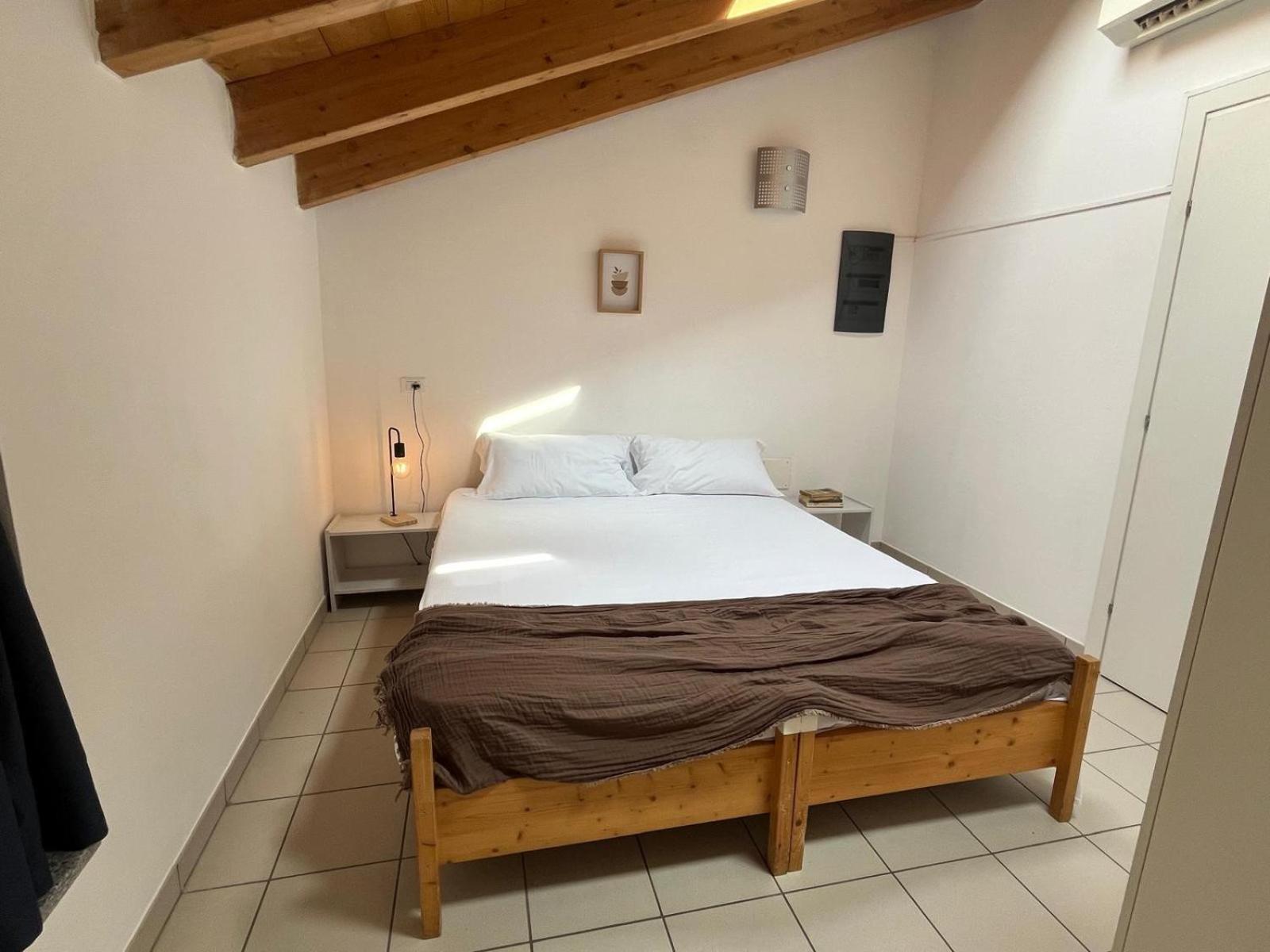 Ostello Casa Rossa Laveno-Mombello Bagian luar foto