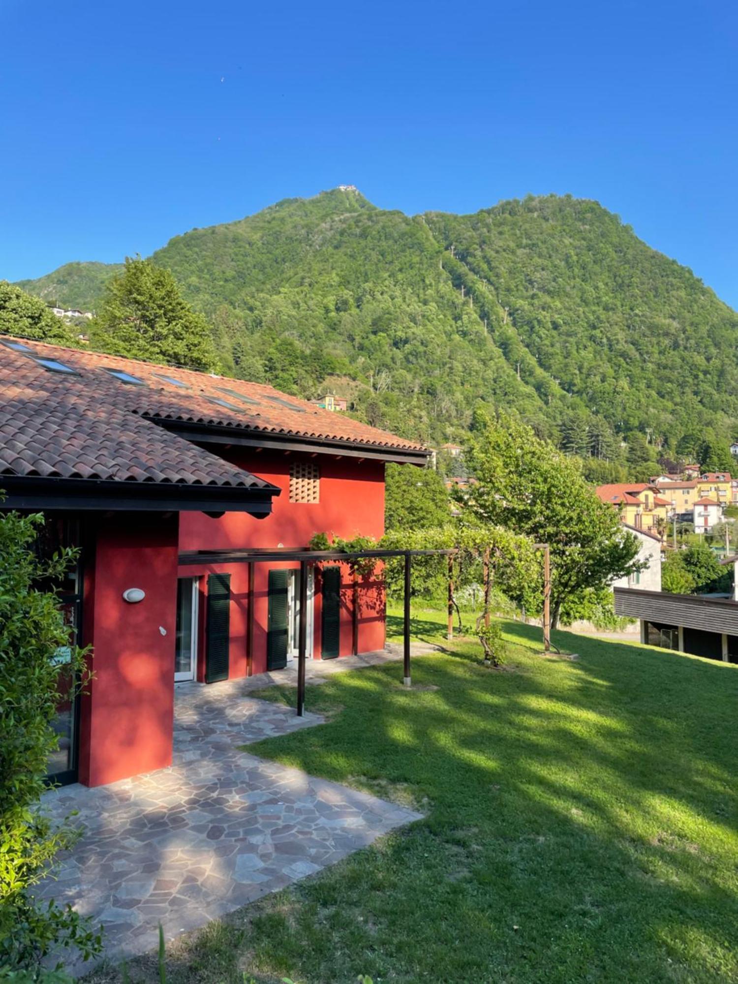 Ostello Casa Rossa Laveno-Mombello Bagian luar foto