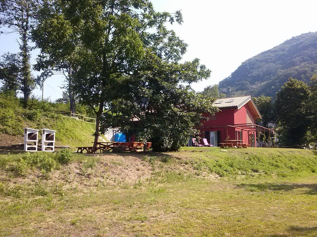 Ostello Casa Rossa Laveno-Mombello Bagian luar foto