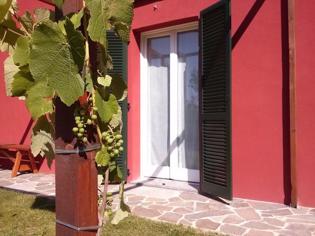 Ostello Casa Rossa Laveno-Mombello Bagian luar foto