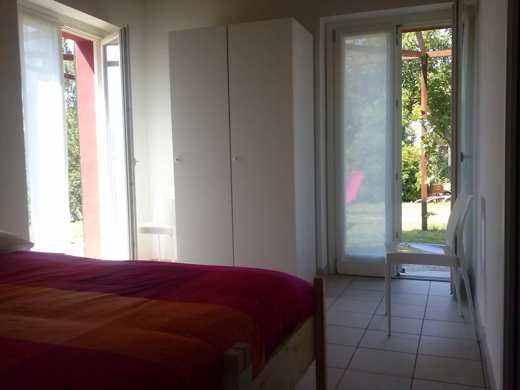 Ostello Casa Rossa Laveno-Mombello Ruang foto