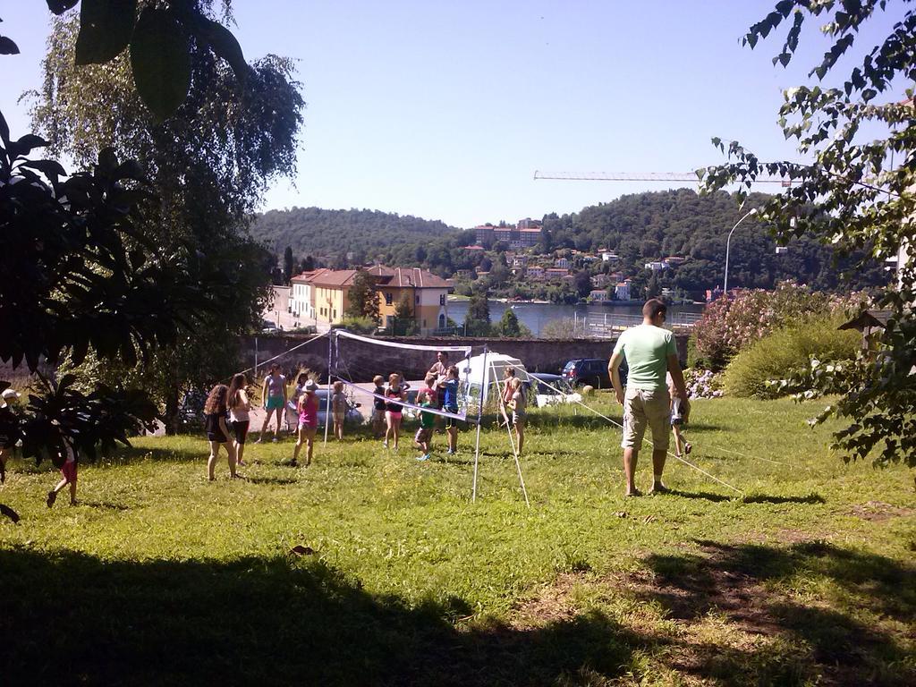 Ostello Casa Rossa Laveno-Mombello Bagian luar foto